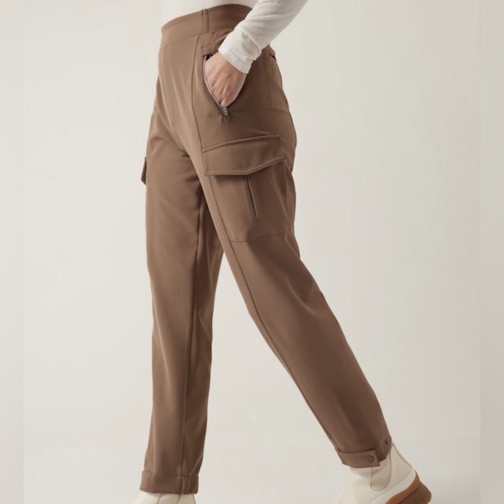 ✨ Athleta Endless High Rise Cargo Pants – Size 6 – PrimaStretch Travel/Work Pant